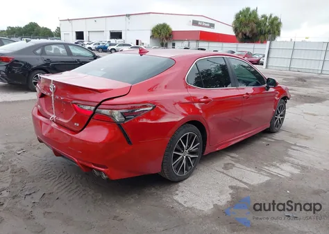 2021 Toyota Camry Se z USA, uszkodzony, nr VIN 4T1G11AK5MU403497
